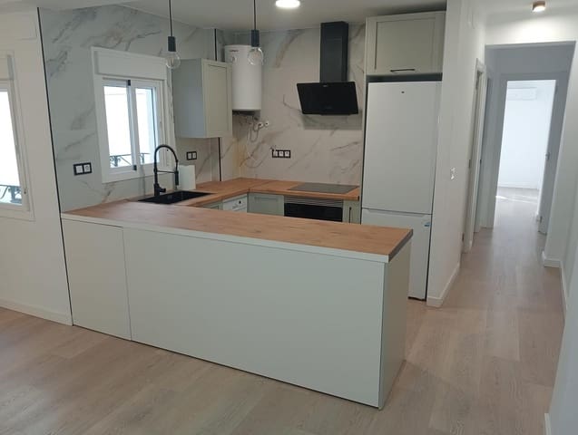 2 bedroom Flat for rent in Seville city - € 1,050 (Ref: 9518962)