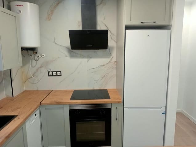 2 slaapkamer Flat te huur in Sevilla stad - € 1.050 (Ref: 9518962)