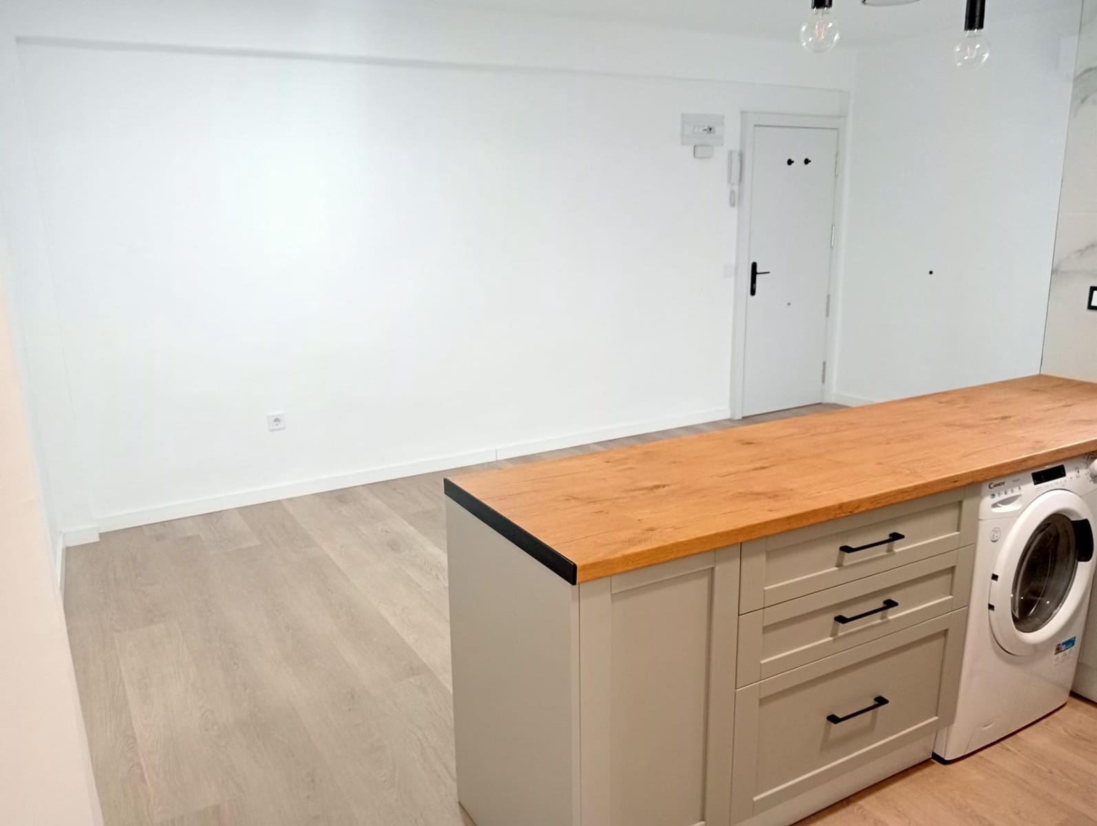 2 bedroom Flat for rent in Seville city - € 1,050 (Ref: 9518962)