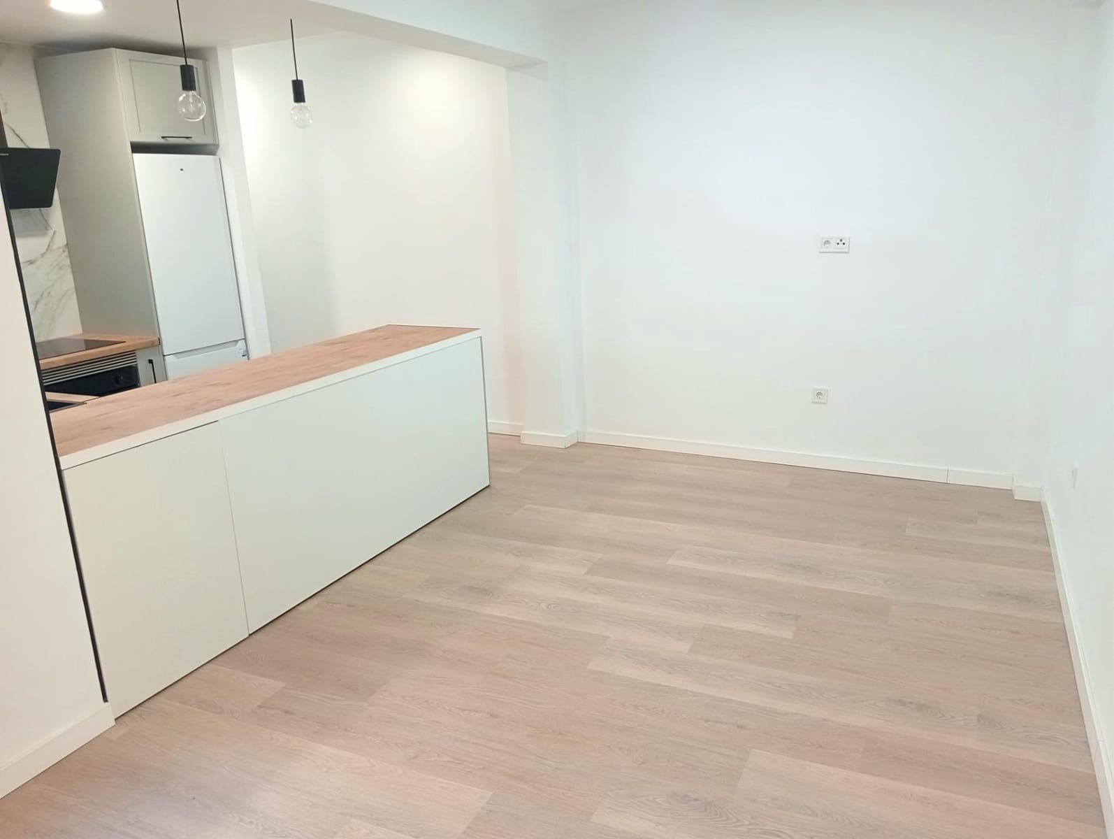 2 bedroom Flat for rent in Seville city - € 1,050 (Ref: 9518962)