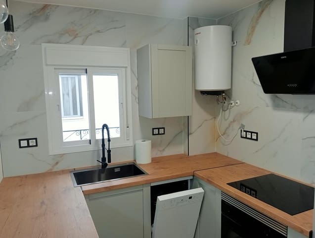 2 slaapkamer Flat te huur in Sevilla stad - € 1.050 (Ref: 9518962)