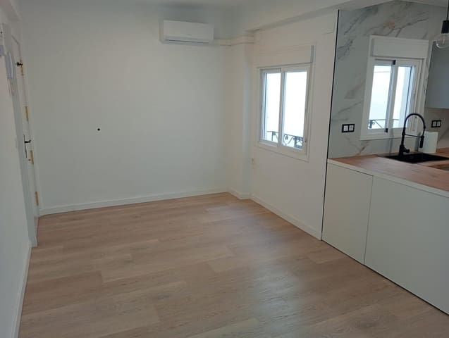 2 slaapkamer Flat te huur in Sevilla stad - € 1.050 (Ref: 9518962)