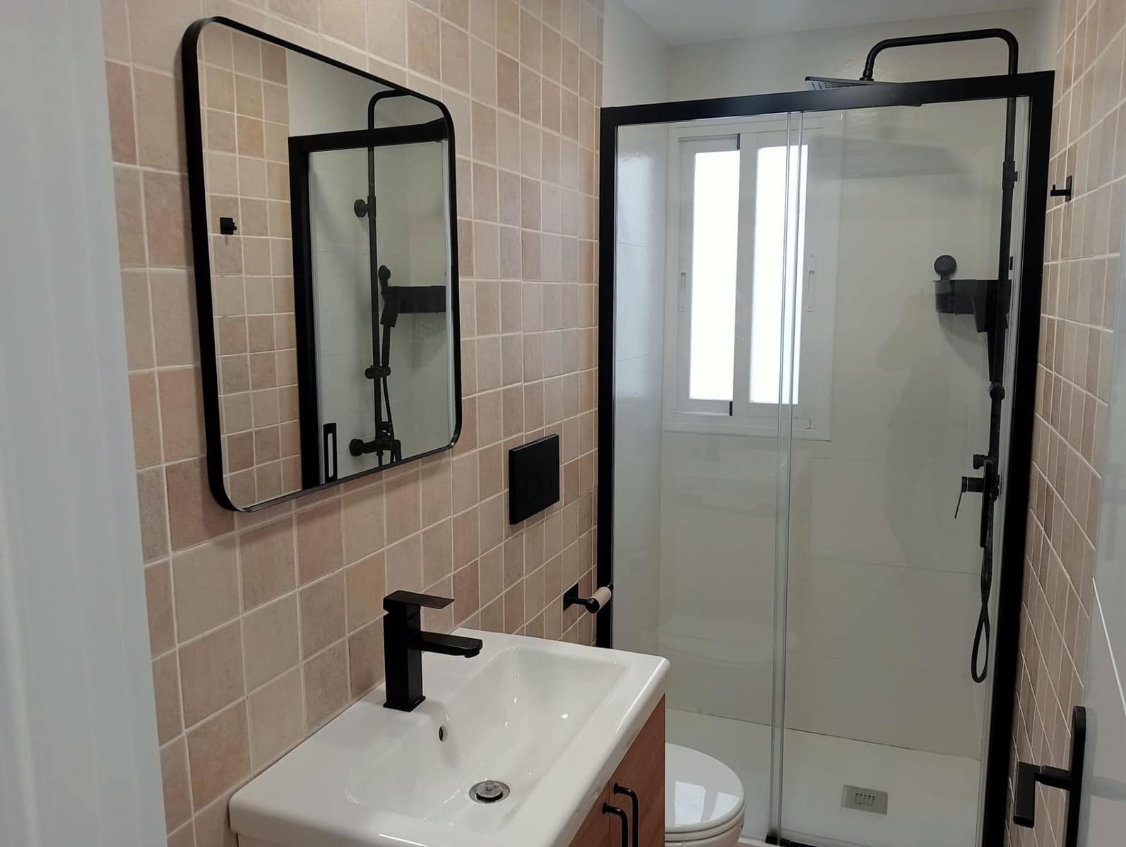 2 bedroom Flat for rent in Seville city - € 1,050 (Ref: 9518962)