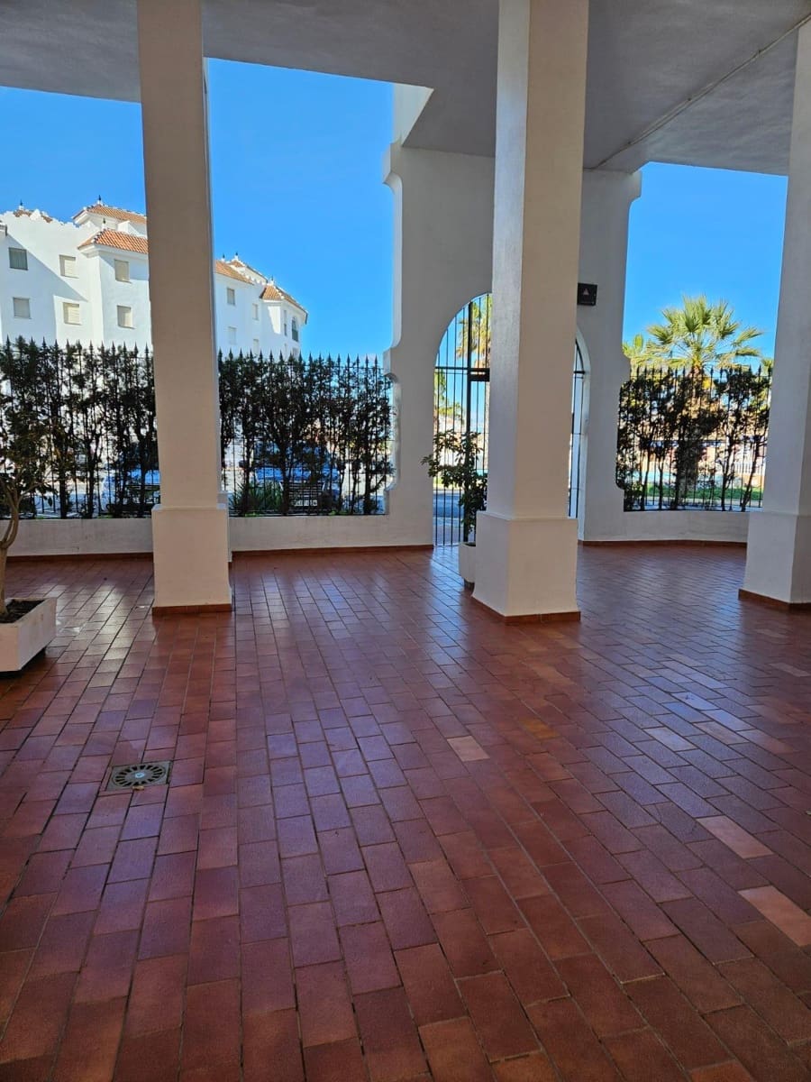 2 bedroom Flat for sale in Almonte with pool - € 190,000 (Ref: 9524382)