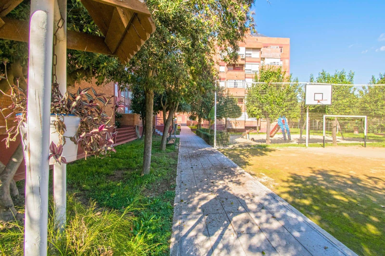 5 makuuhuone Kattohuoneisto myytävänä paikassa Sevilla kaupunki mukana uima-altaan 
autotalli - 630 000 € (Ref: 9524383)