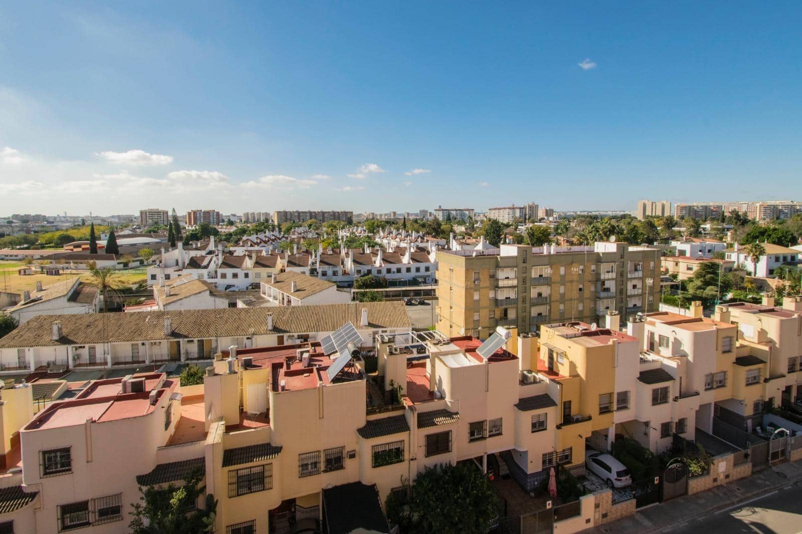 5 makuuhuone Kattohuoneisto myytävänä paikassa Sevilla kaupunki mukana uima-altaan 
autotalli - 630 000 € (Ref: 9524383)