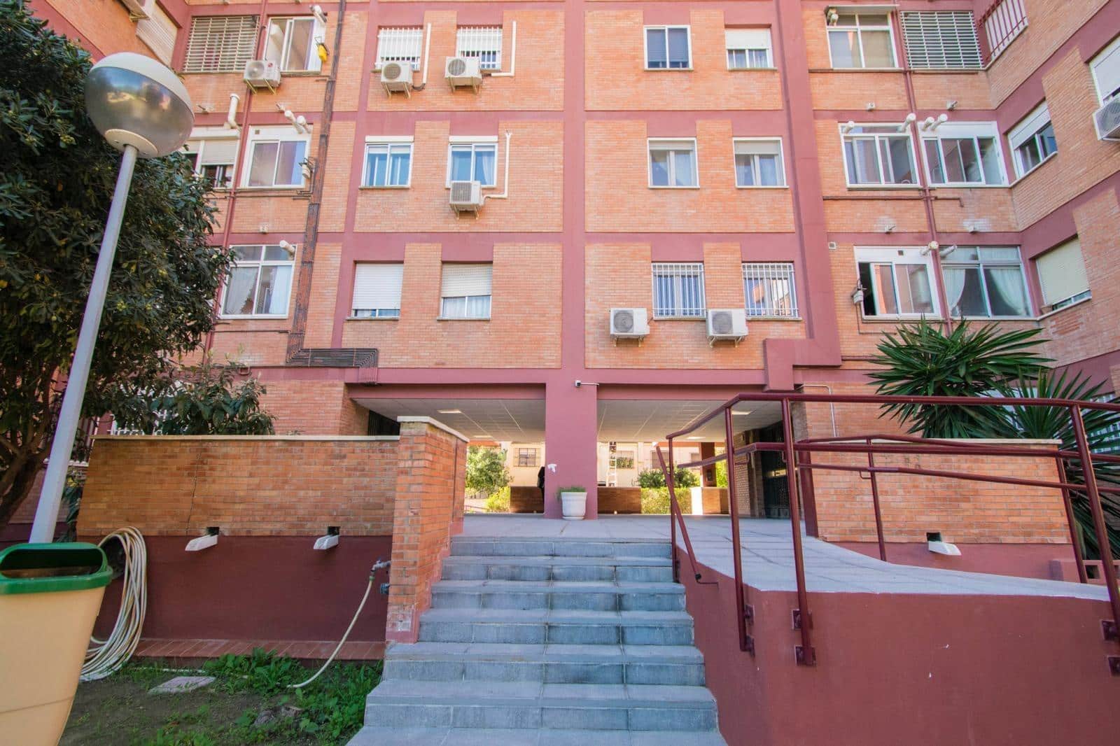 5 makuuhuone Kattohuoneisto myytävänä paikassa Sevilla kaupunki mukana uima-altaan 
autotalli - 630 000 € (Ref: 9524383)