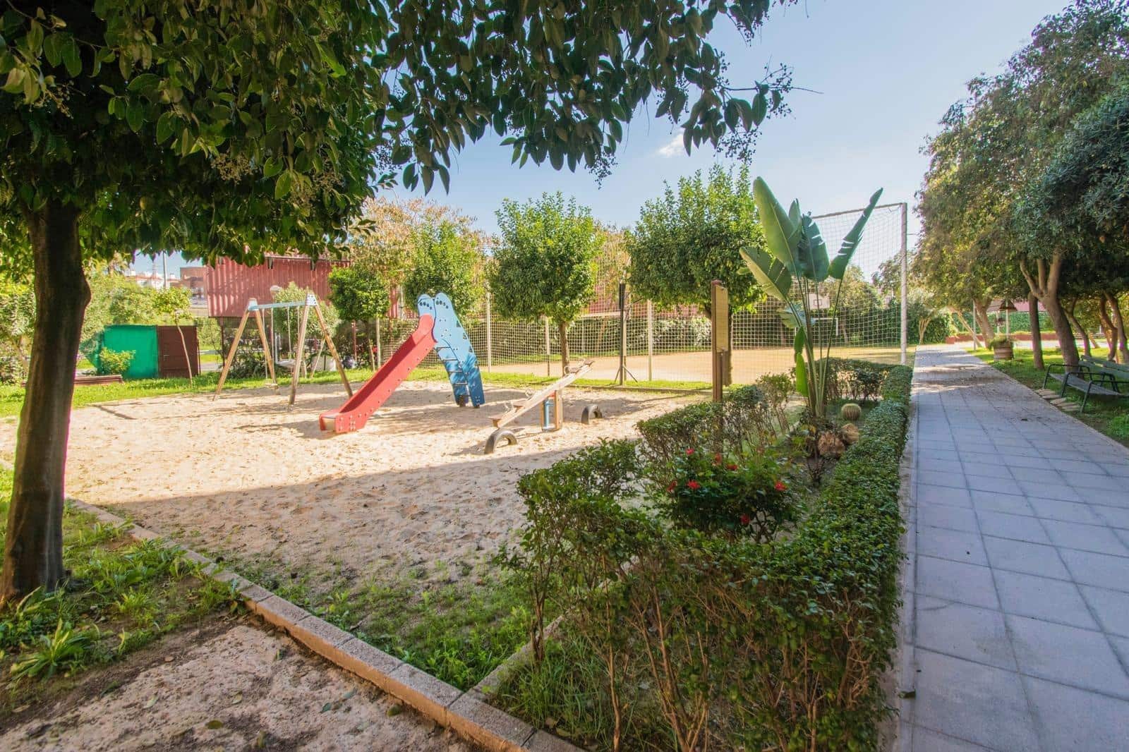 5 makuuhuone Kattohuoneisto myytävänä paikassa Sevilla kaupunki mukana uima-altaan 
autotalli - 630 000 € (Ref: 9524383)