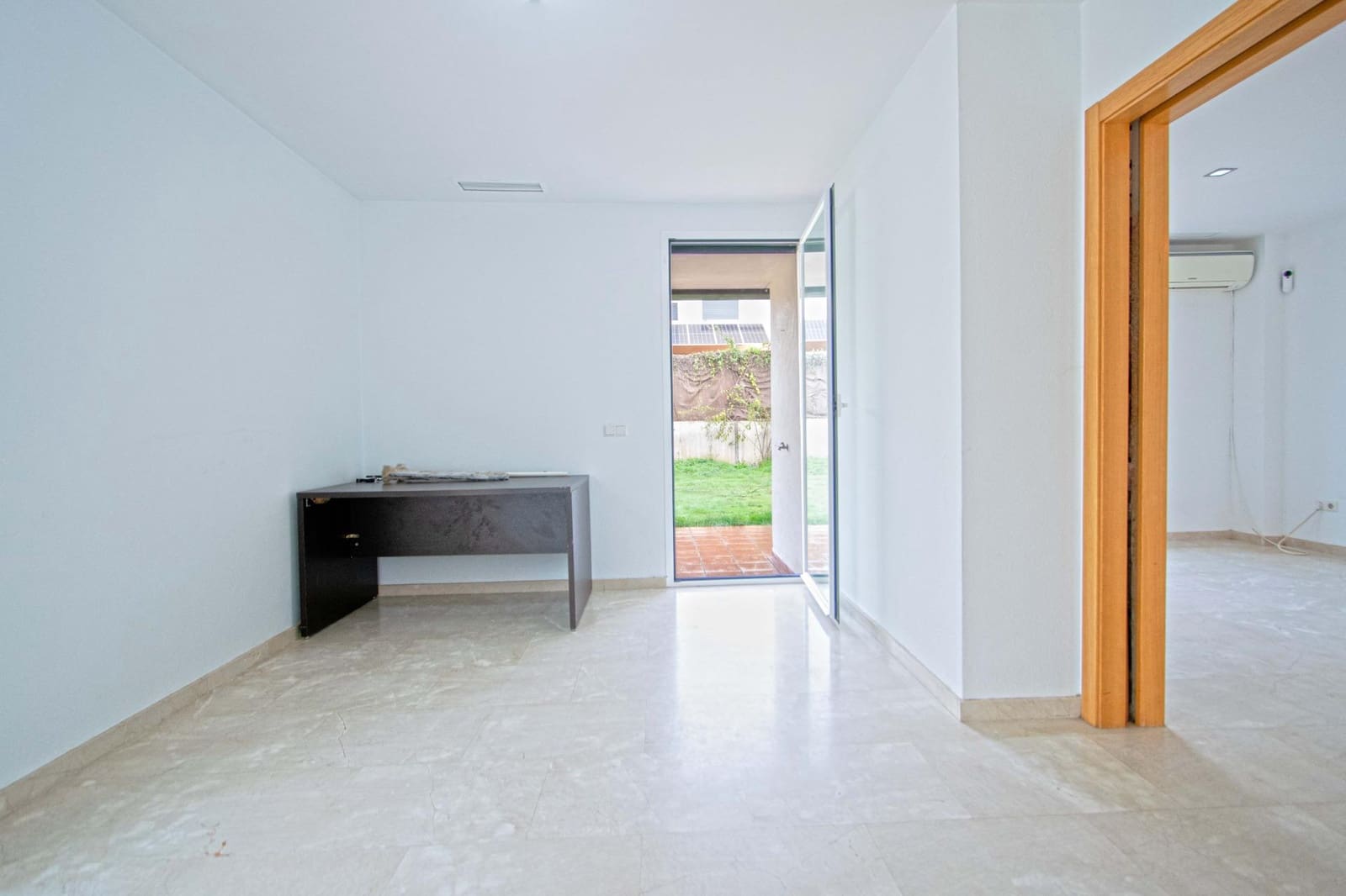 4 bedroom Semi-detached Villa for sale in Espartinas - € 279,000 (Ref: 9524385)