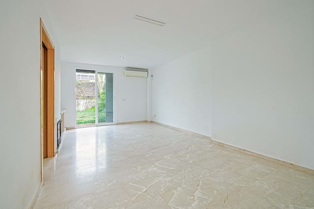 4 slaapkamer Halfvrijstaande villa te koop in Espartinas - € 279.000 (Ref: 9524385)