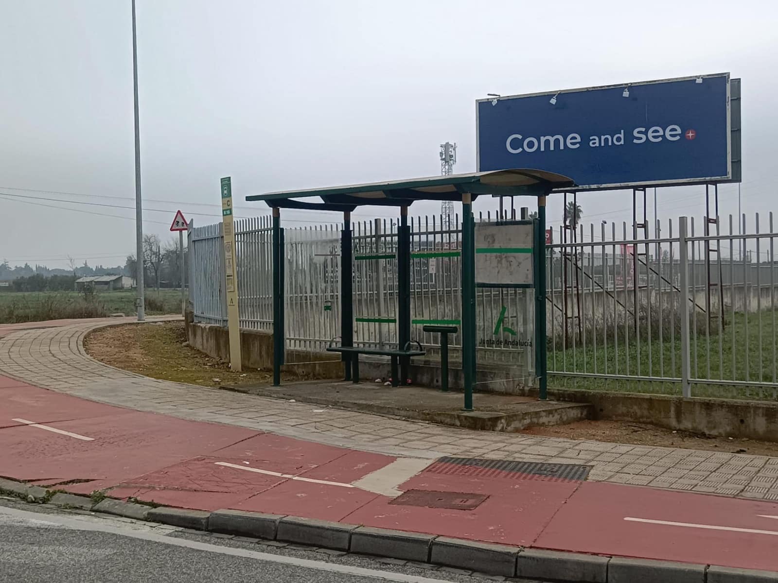 4 bedroom Semi-detached Villa for sale in Espartinas - € 279,000 (Ref: 9524385)