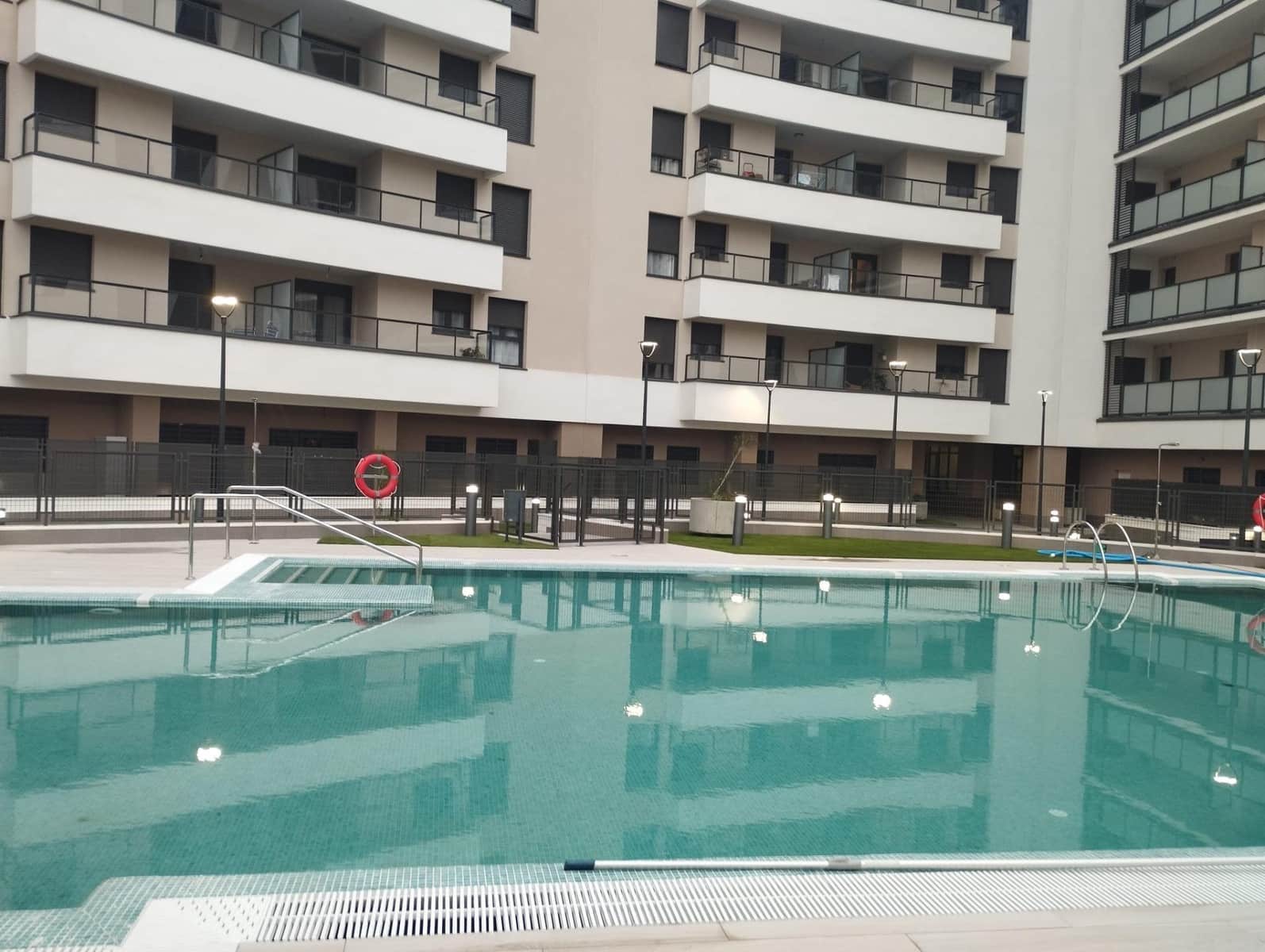 3 quarto Apartamento para arrendar em Sevilha cidade com piscina garagem - 1 250 € (Ref: 9527770)