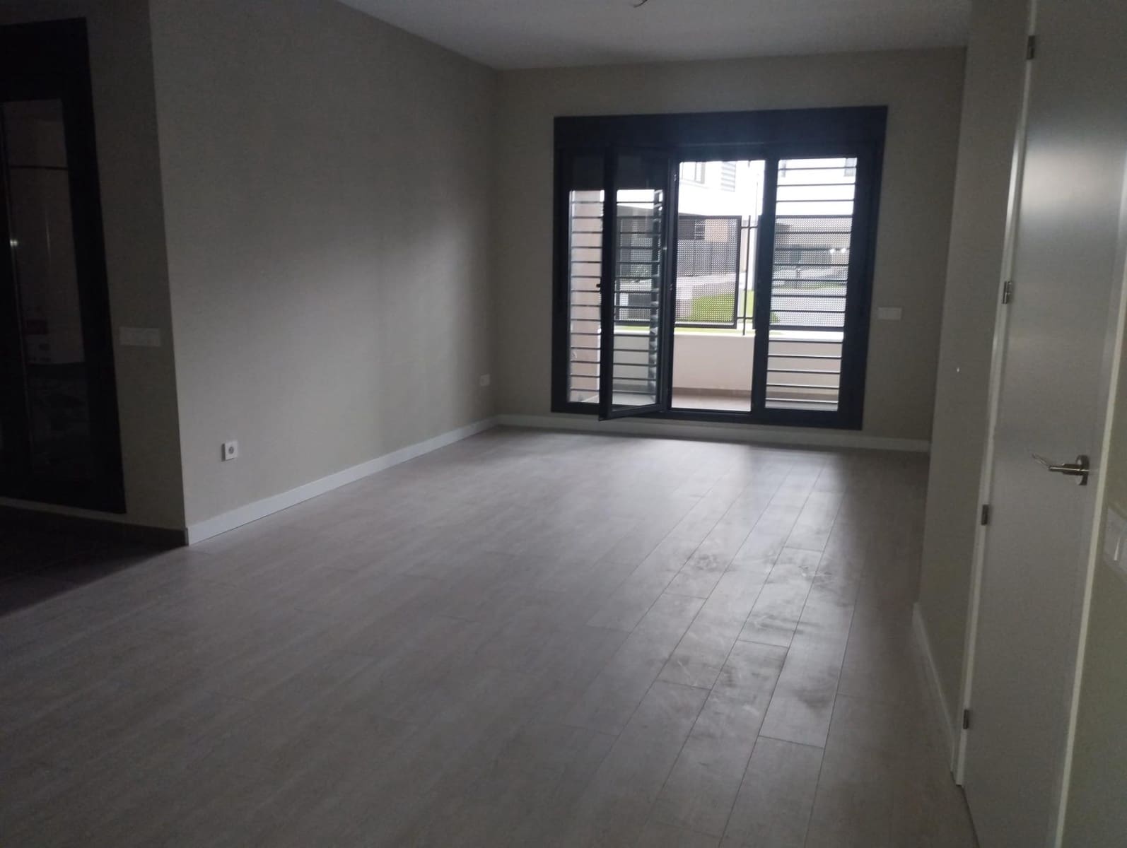 3 quarto Apartamento para arrendar em Sevilha cidade com piscina garagem - 1 250 € (Ref: 9527770)