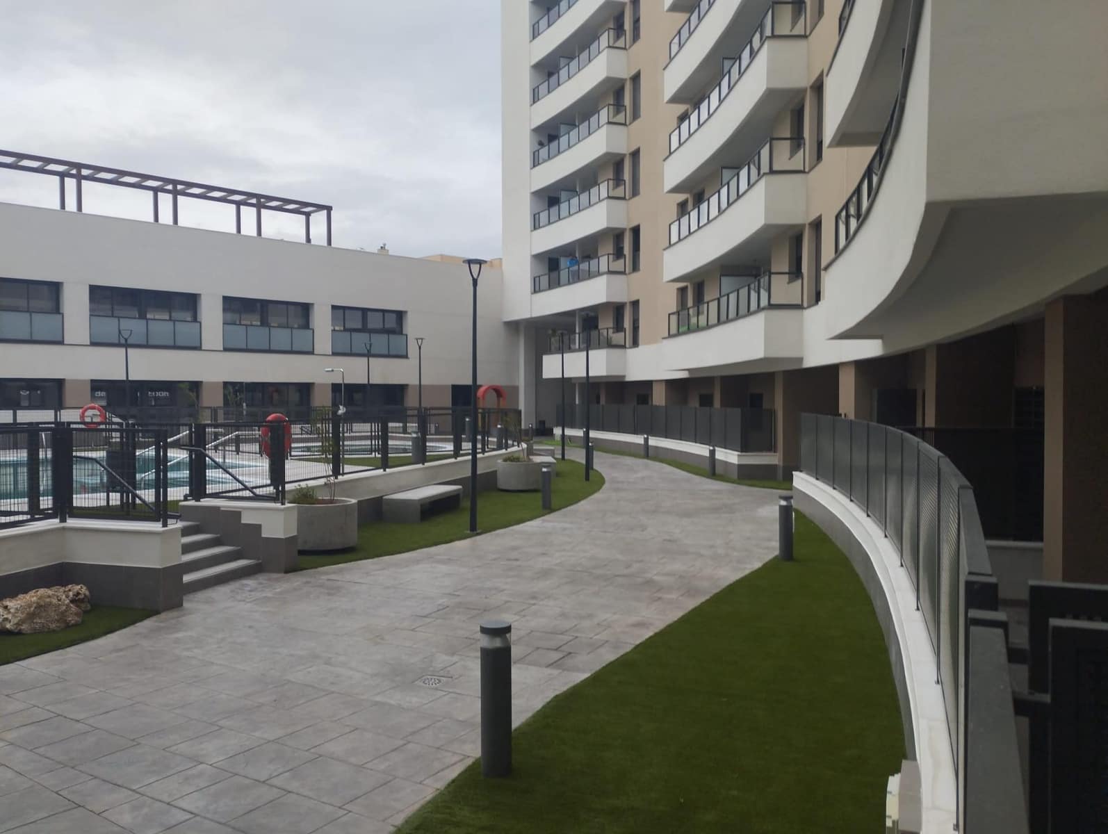 3 quarto Apartamento para arrendar em Sevilha cidade com piscina garagem - 1 250 € (Ref: 9527770)