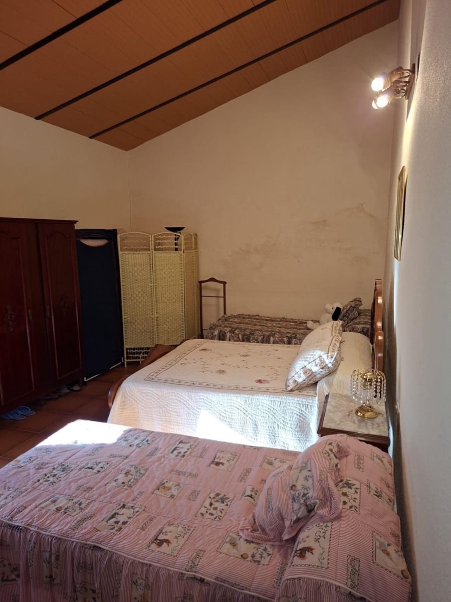 8 bedroom Townhouse for sale in Villalba del Alcor - € 190,000 (Ref: 9527775)