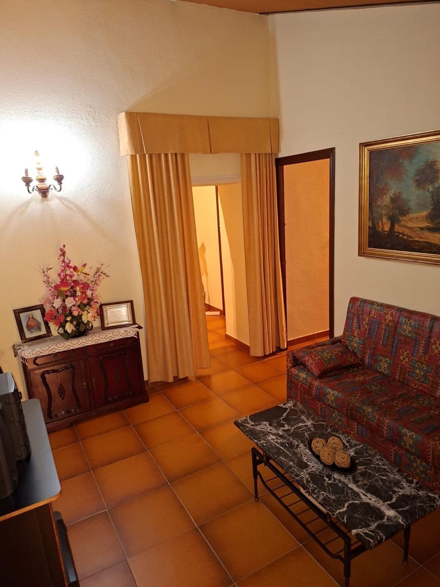 8 bedroom Townhouse for sale in Villalba del Alcor - € 190,000 (Ref: 9527775)