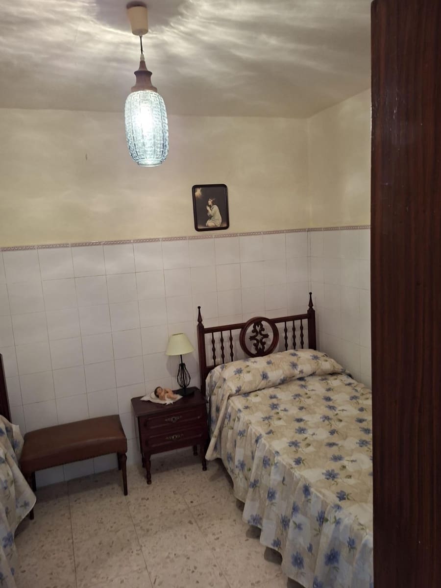 8 bedroom Townhouse for sale in Villalba del Alcor - € 190,000 (Ref: 9527775)