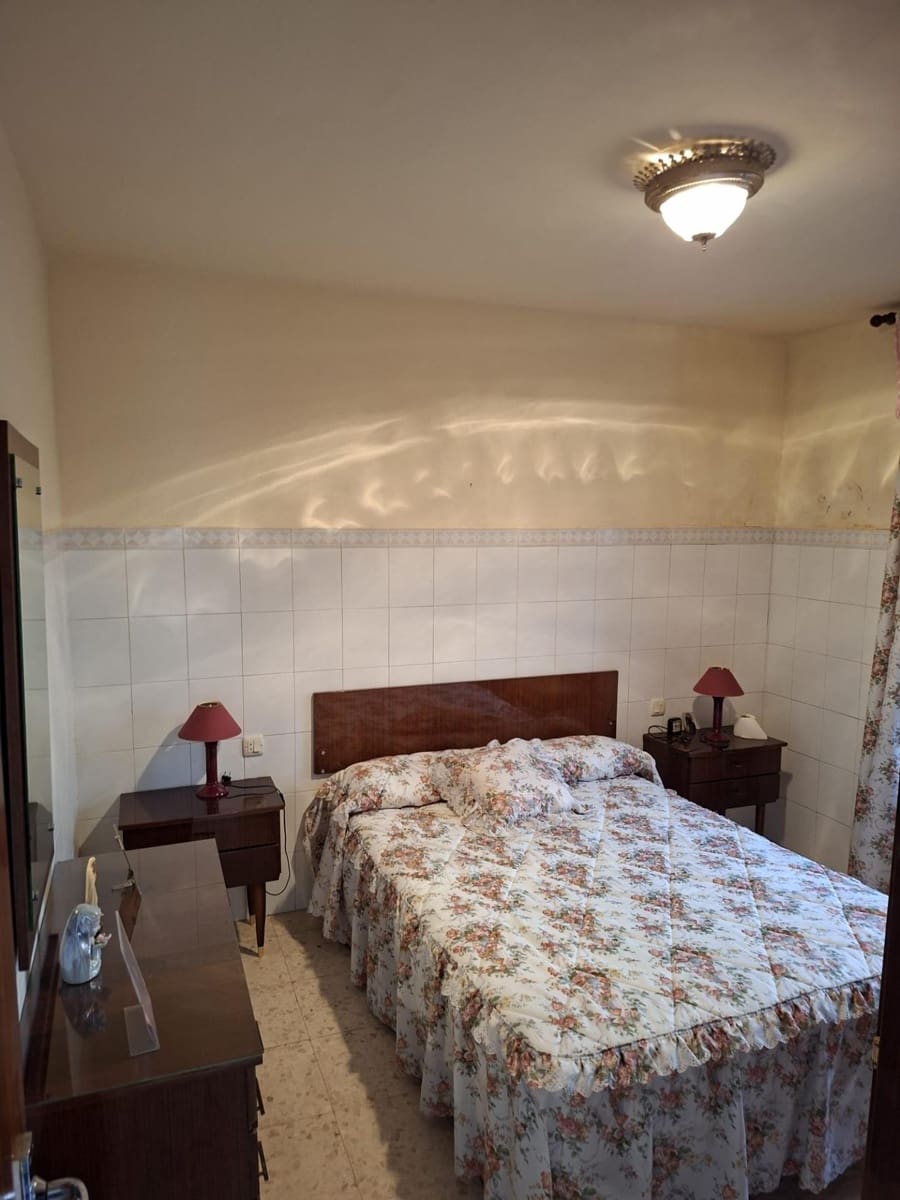 8 bedroom Townhouse for sale in Villalba del Alcor - € 190,000 (Ref: 9527775)