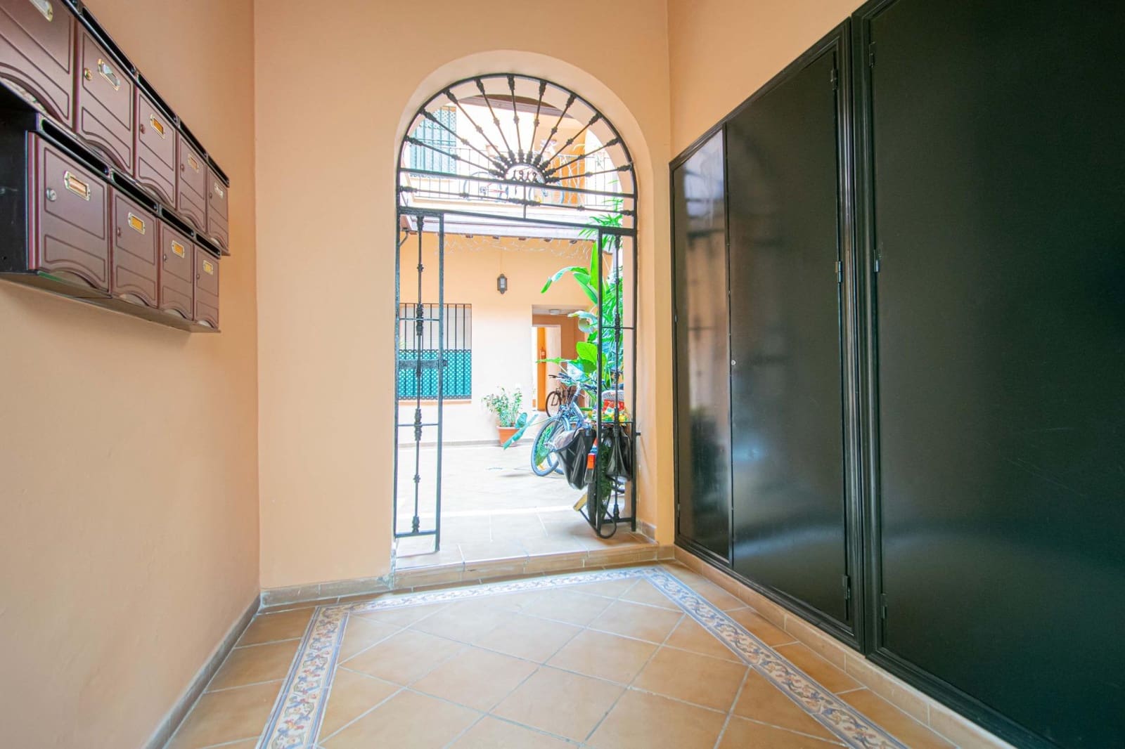 1 slaapkamer Appartement te koop in Sevilla stad - € 258.000 (Ref: 9530645)