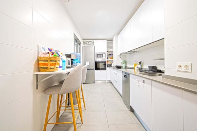 3 slaapkamer Flat te koop in Sevilla stad met zwembad garage - € 350.000 (Ref: 9530646)