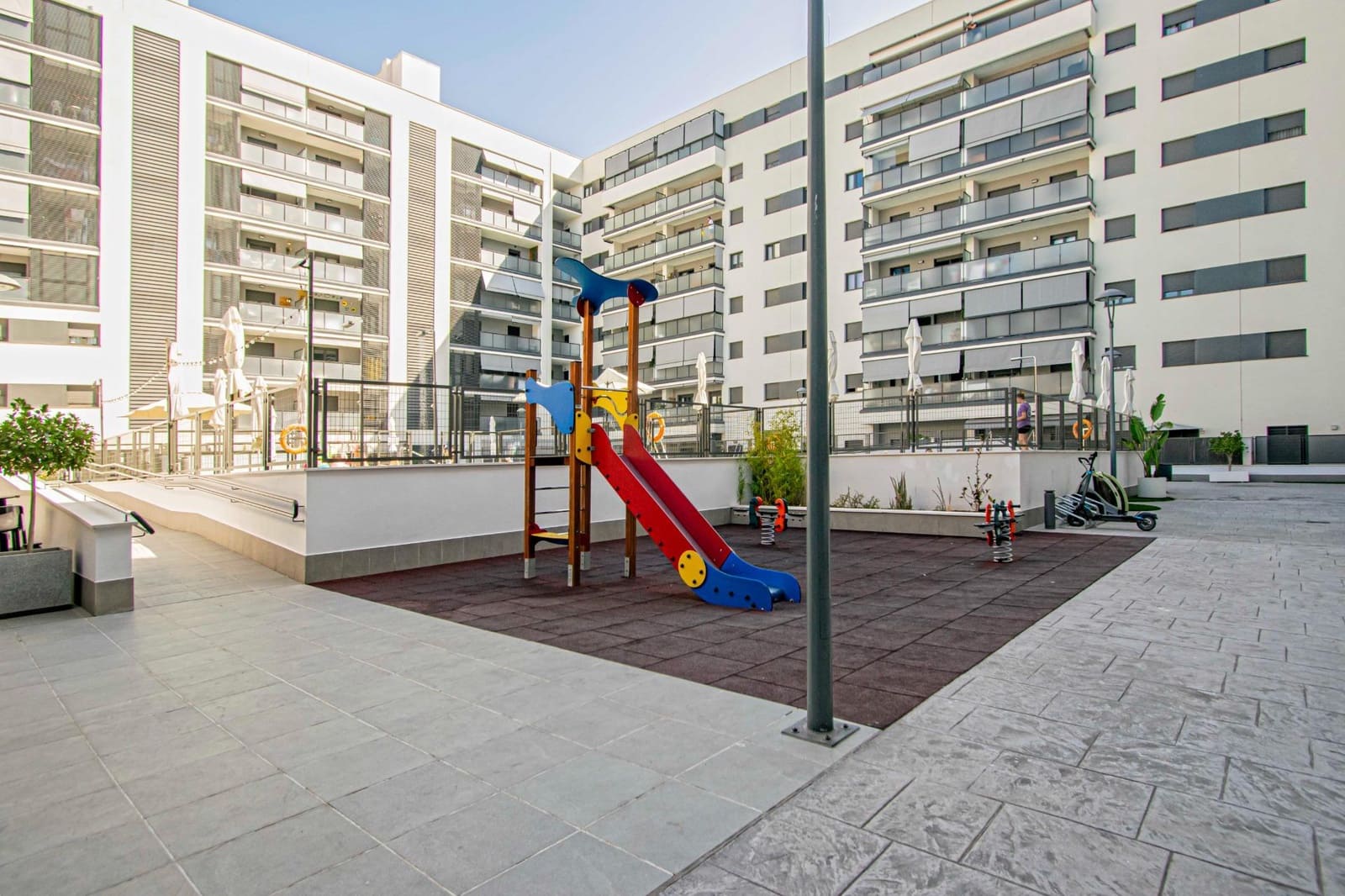 3 slaapkamer Flat te koop in Sevilla stad met zwembad garage - € 350.000 (Ref: 9530646)