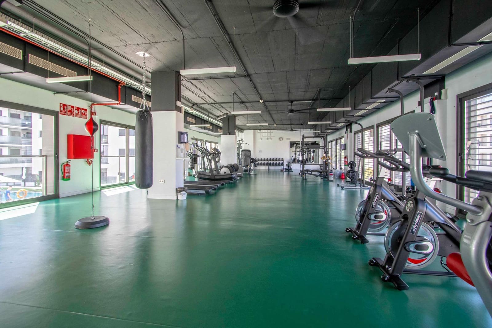 3 slaapkamer Flat te koop in Sevilla stad met zwembad garage - € 350.000 (Ref: 9530646)