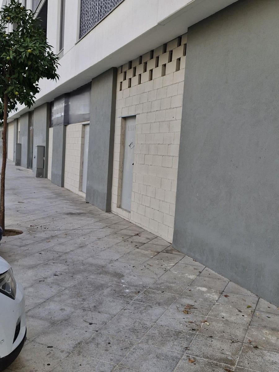 Commercial for sale in Dos Hermanas - € 105,000 (Ref: 9530647)