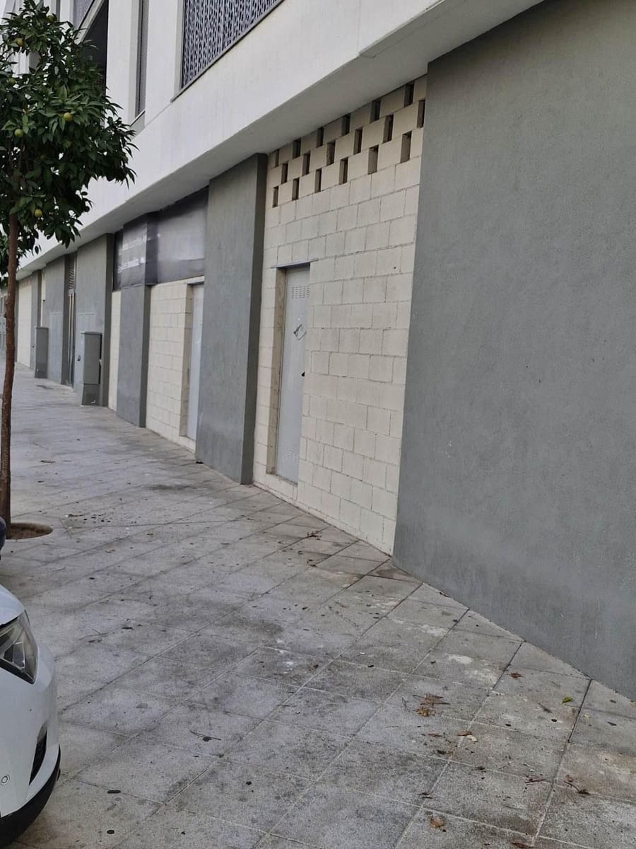 Commercial for sale in Dos Hermanas - € 105,000 (Ref: 9530647)