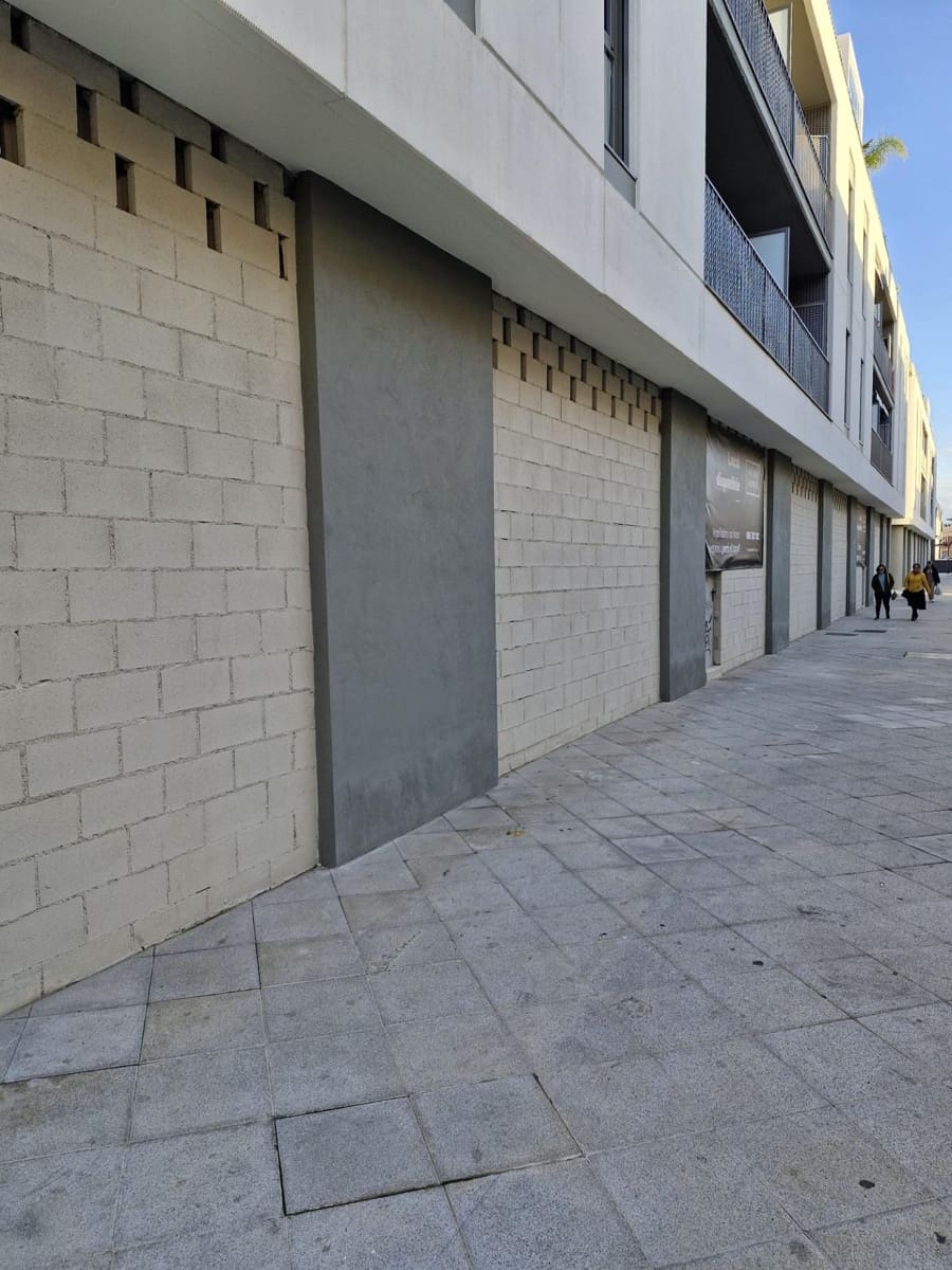Commercial for sale in Dos Hermanas - € 105,000 (Ref: 9530647)