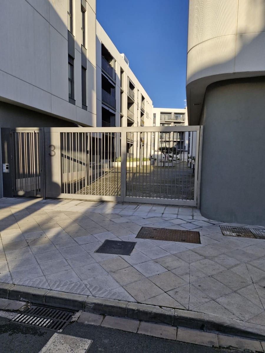 Commercial for sale in Dos Hermanas - € 105,000 (Ref: 9530647)