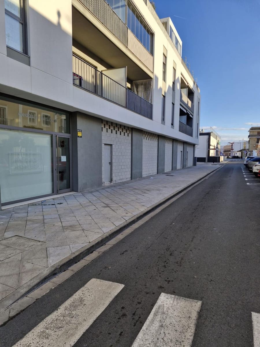 Commercial for sale in Dos Hermanas - € 105,000 (Ref: 9530647)