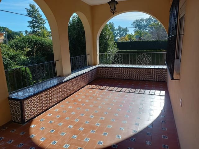 4 soveværelse Villa til salg i Carmona med swimmingpool garage - € 450.000 (Ref: 9533819)