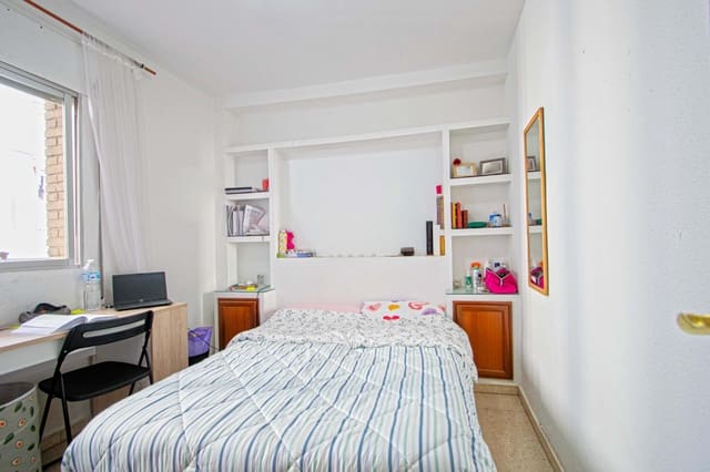 3 makuuhuone Asunto myytävänä paikassa Nervión, Sevilla kaupunki - 250 000 € (Ref: 9533820)