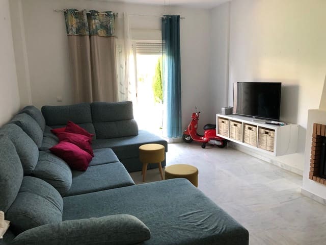 4 soveværelse Rækkehus til salg i Coria del Río med swimmingpool - € 229.000 (Ref: 9541198)