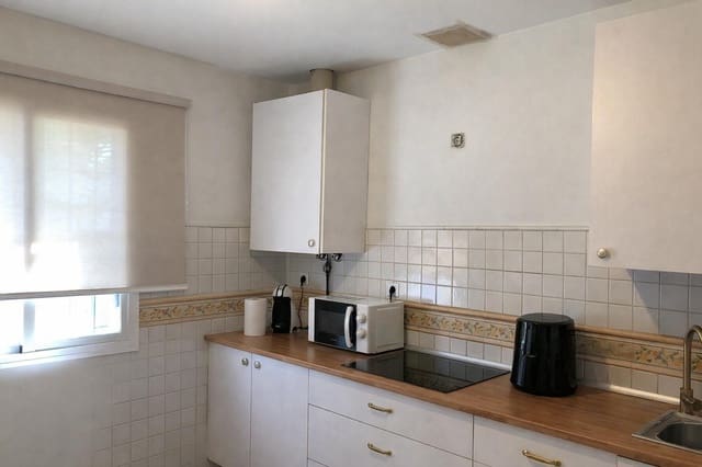 4 soveværelse Rækkehus til salg i Coria del Río med swimmingpool - € 229.000 (Ref: 9541198)