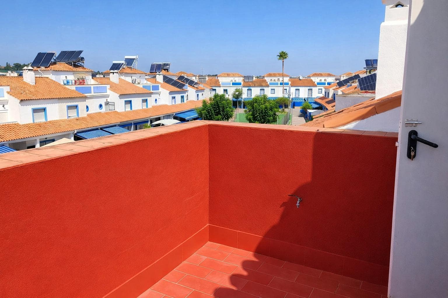 4 soveværelse Rækkehus til salg i Coria del Rio med swimmingpool - € 229.000 (Ref: 9541198)