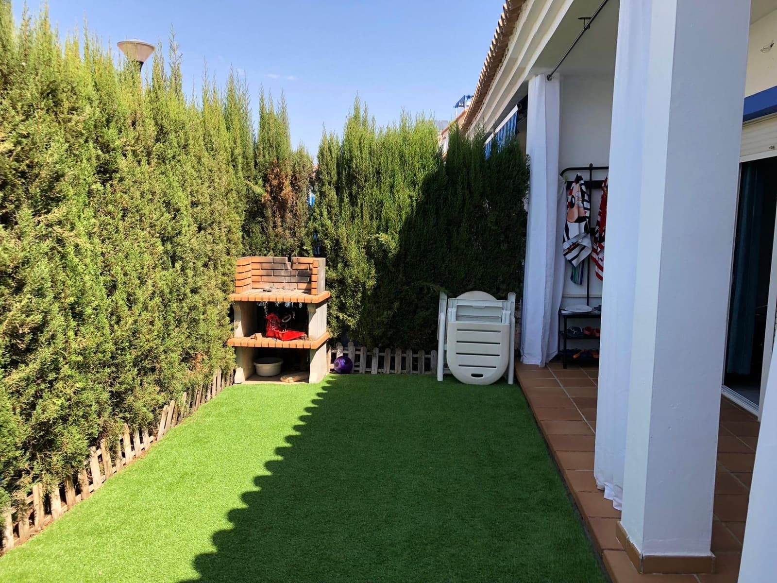 4 soveværelse Rækkehus til salg i Coria del Rio med swimmingpool - € 229.000 (Ref: 9541198)