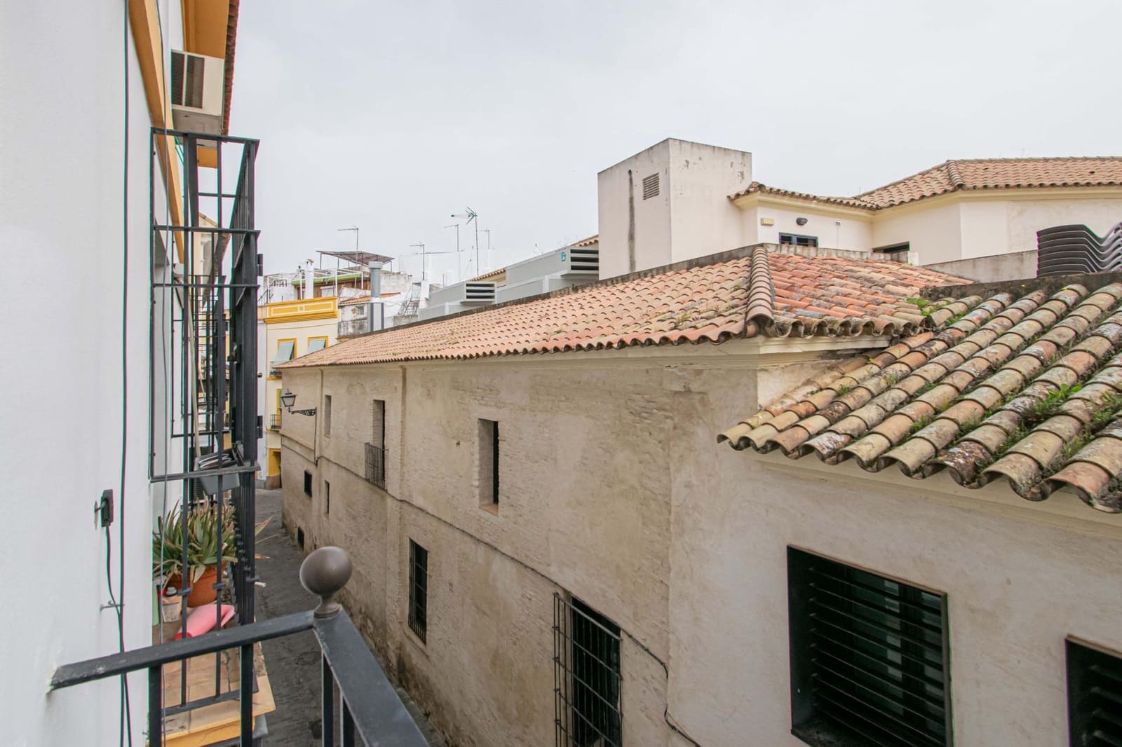 4 bedroom Flat for sale in Seville city - € 450,000 (Ref: 9541199)