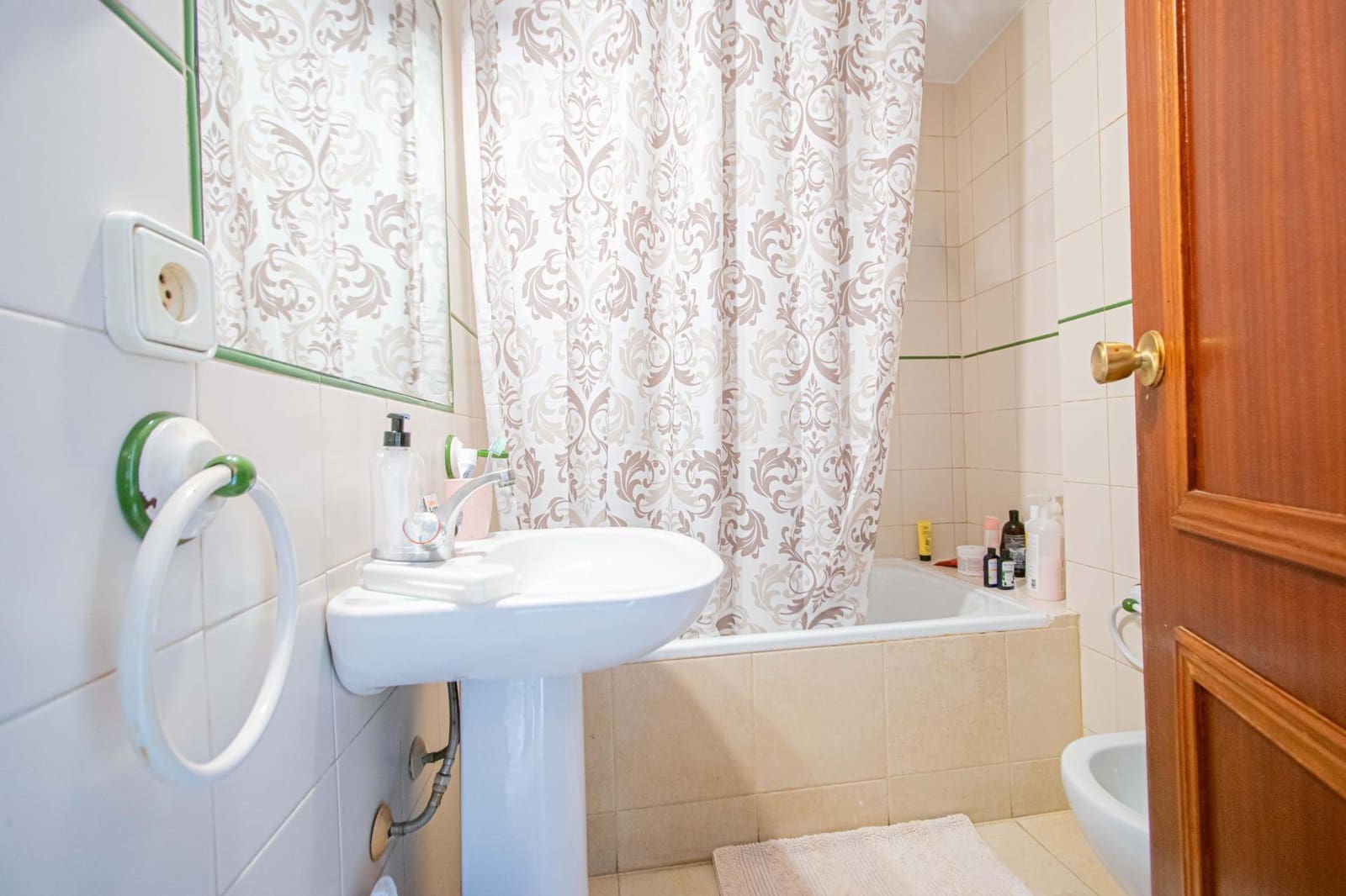 4 bedroom Flat for sale in Seville city - € 450,000 (Ref: 9541199)