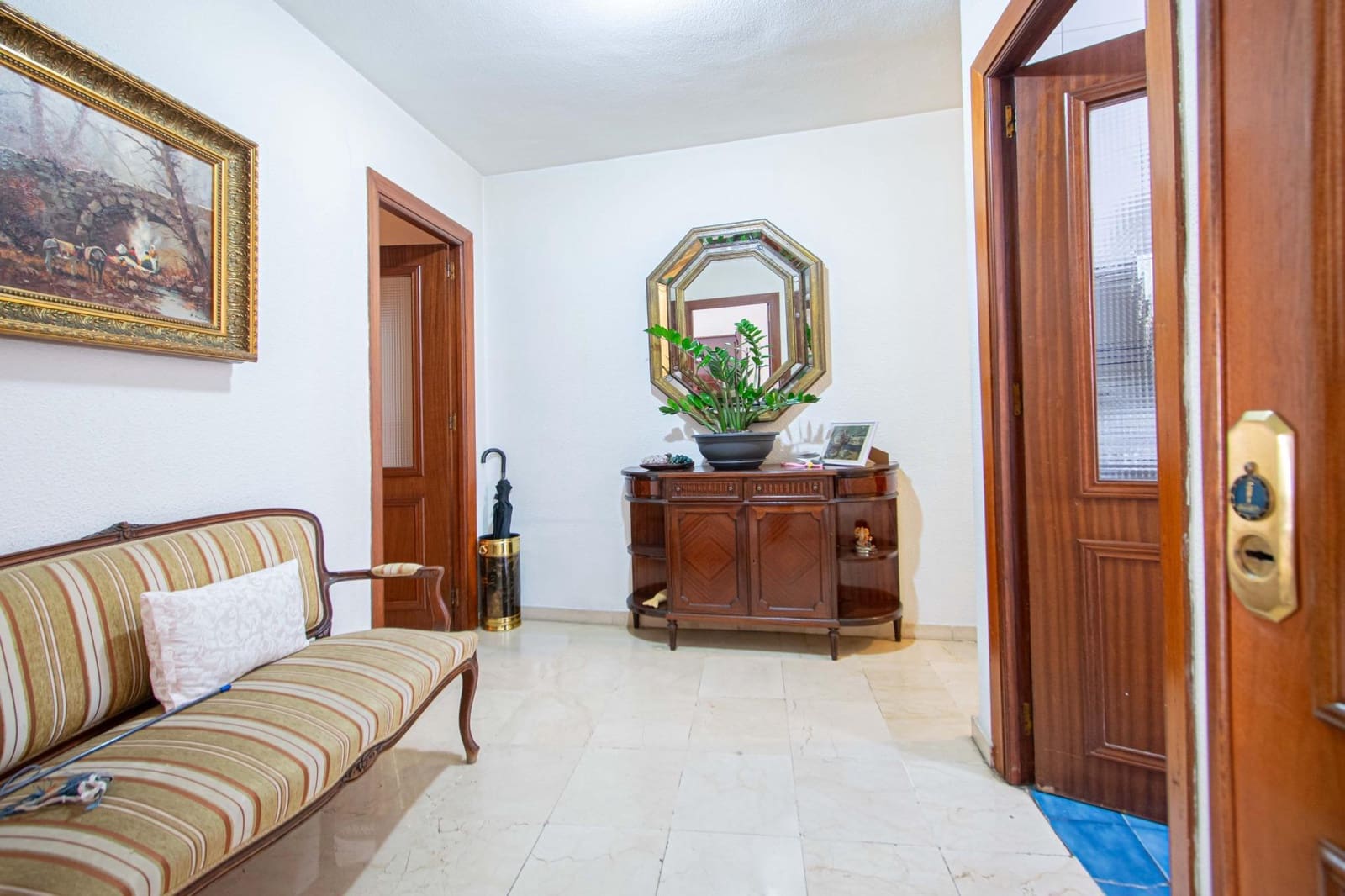 4 bedroom Flat for sale in Seville city - € 450,000 (Ref: 9541199)