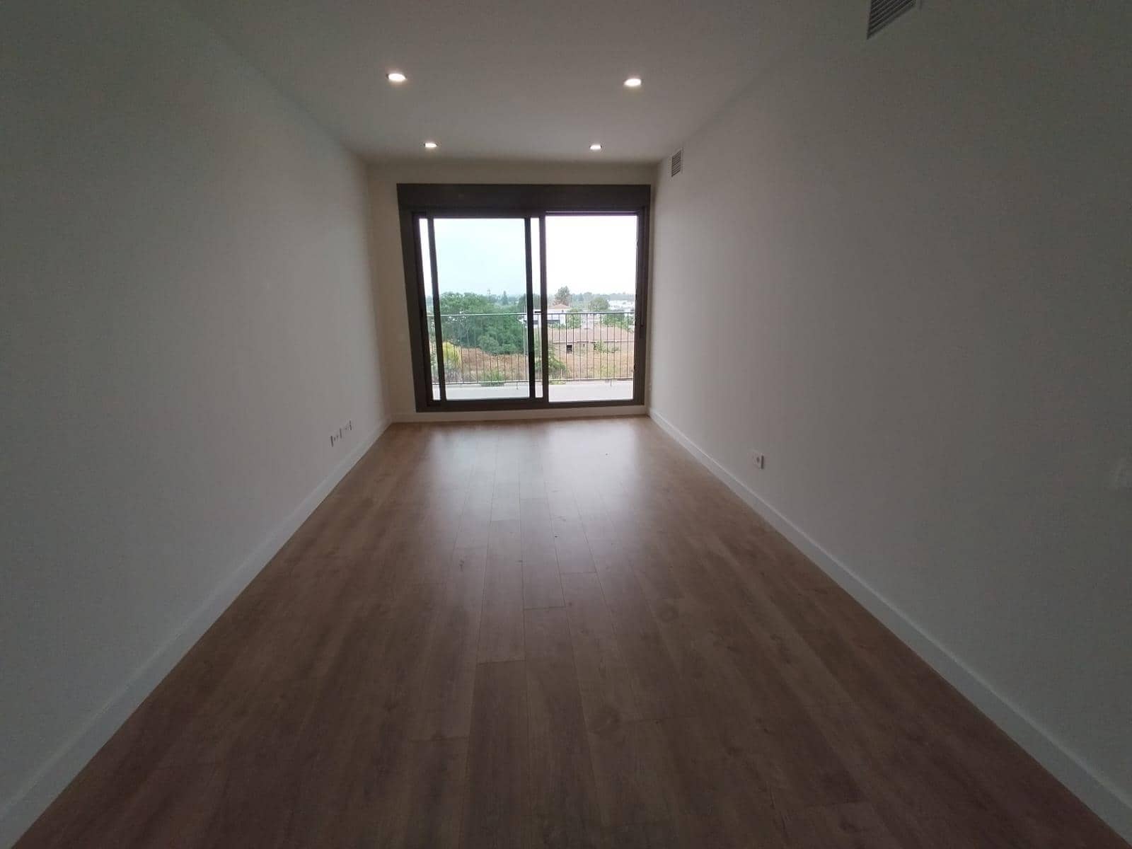 2 bedroom Flat for rent in Mairena del Aljarafe with pool garage - € 1,000 (Ref: 9541201)