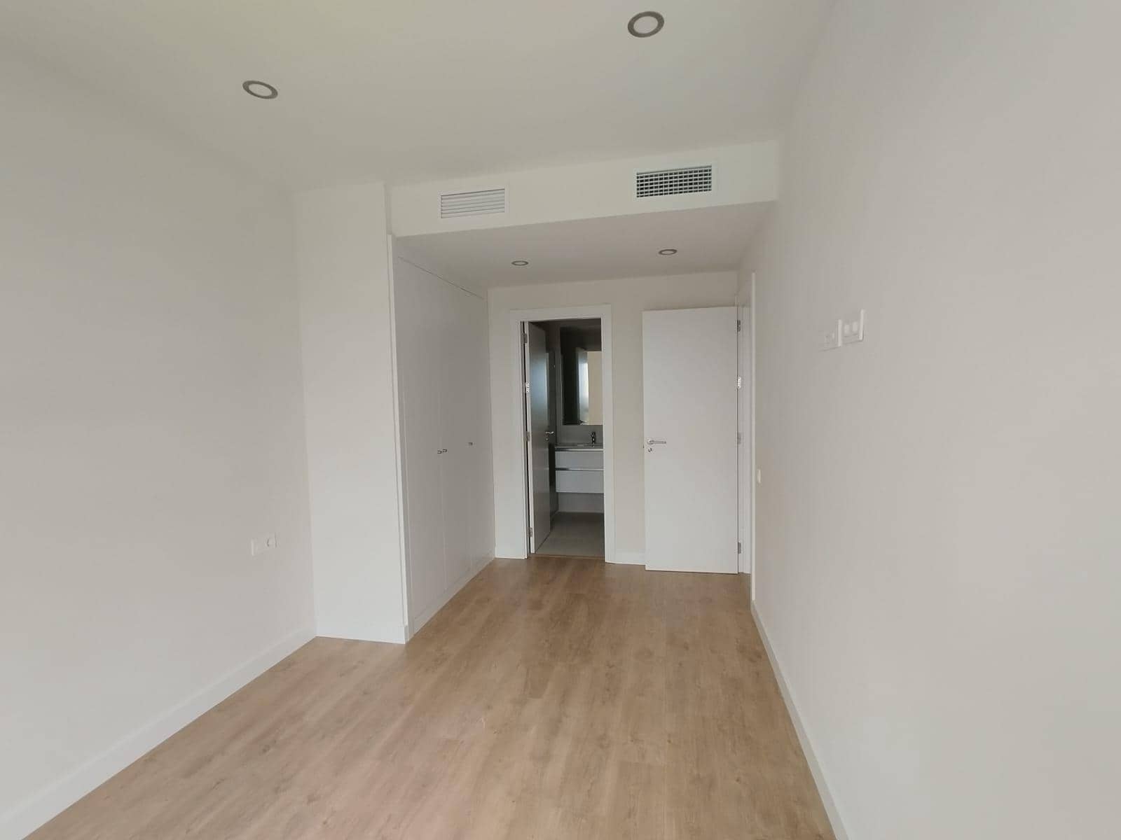 2 bedroom Flat for rent in Mairena del Aljarafe with pool garage - € 1,000 (Ref: 9541201)