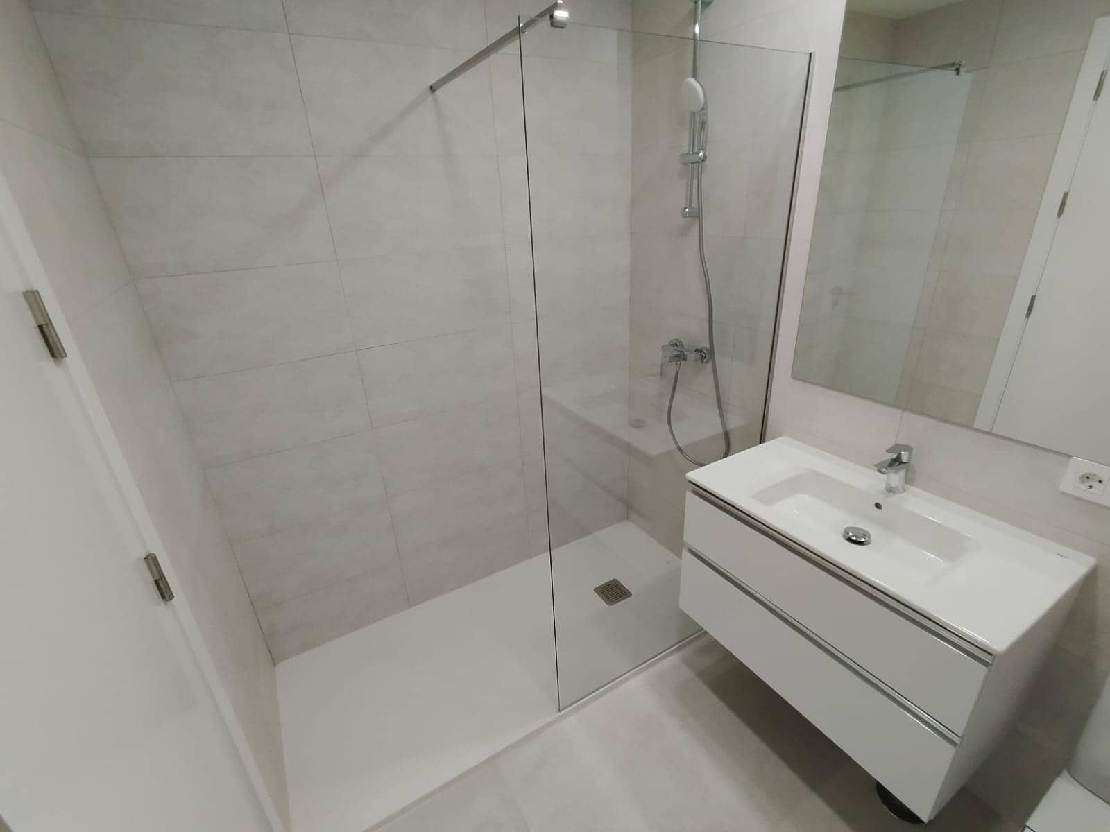 2 bedroom Flat for rent in Mairena del Aljarafe with pool garage - € 1,000 (Ref: 9541201)