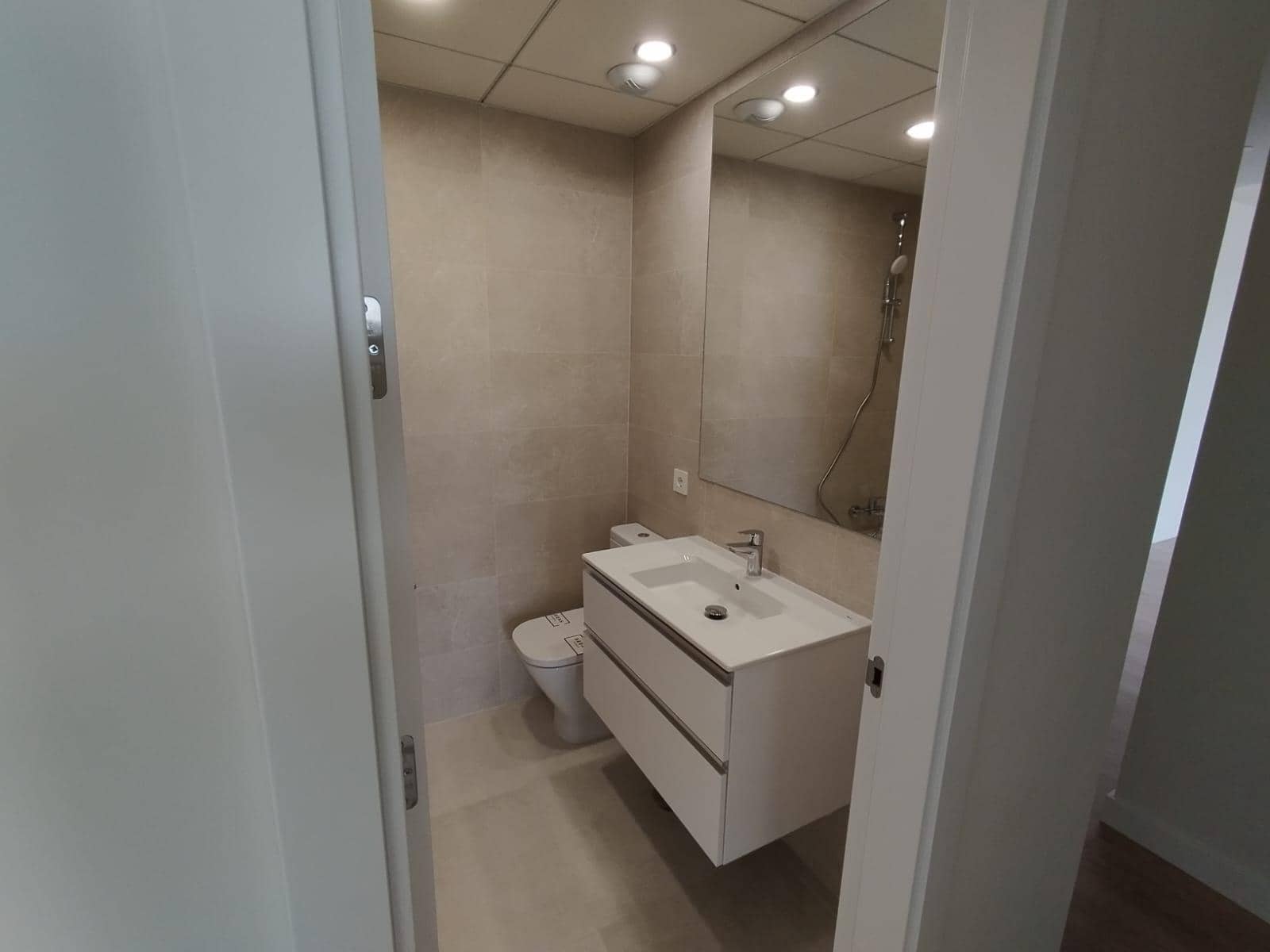 2 bedroom Flat for rent in Mairena del Aljarafe with pool garage - € 1,000 (Ref: 9541201)