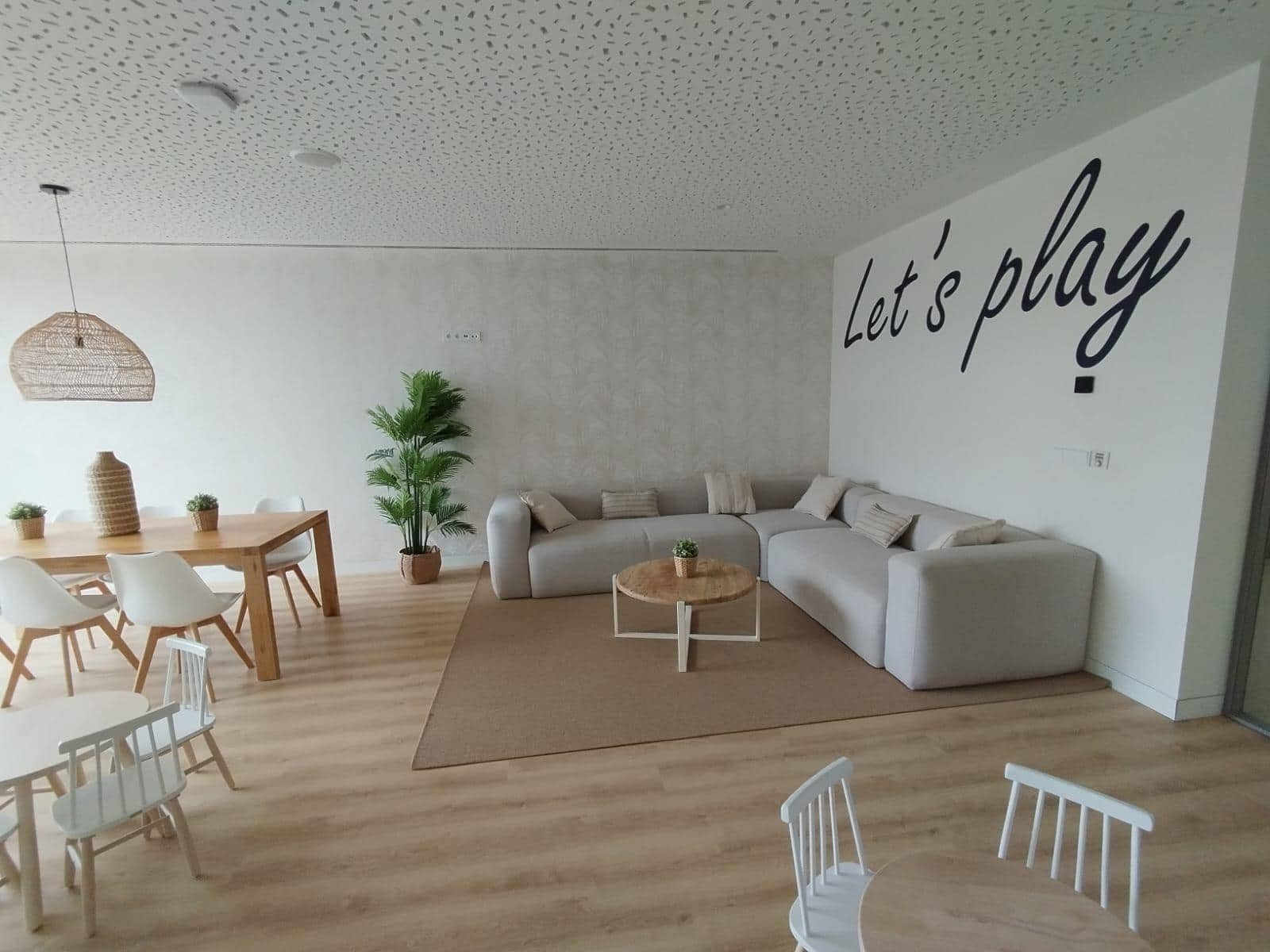 2 bedroom Flat for rent in Mairena del Aljarafe with pool garage - € 1,000 (Ref: 9541201)