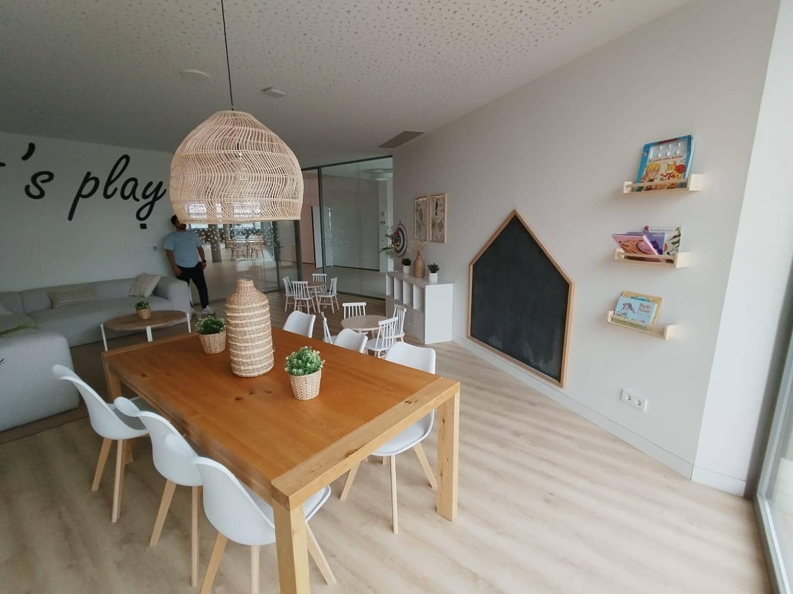 2 bedroom Flat for rent in Mairena del Aljarafe with pool garage - € 1,000 (Ref: 9541201)