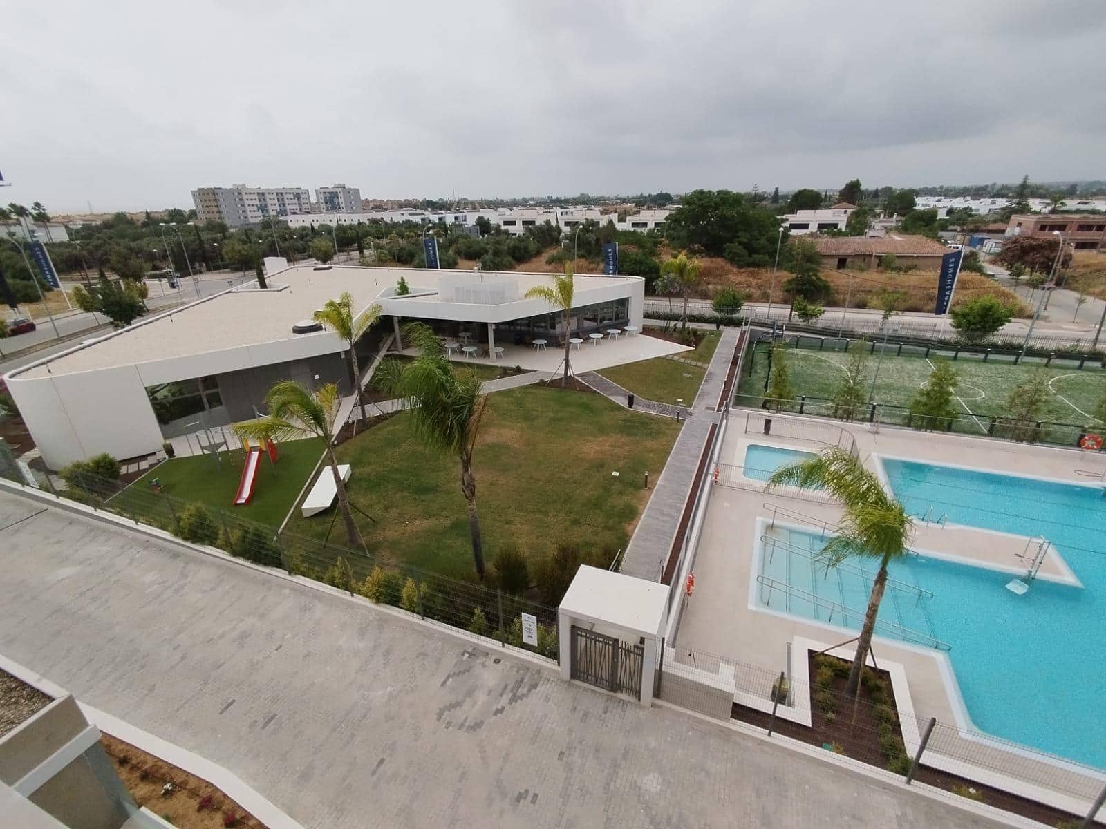 2 bedroom Flat for rent in Mairena del Aljarafe with pool garage - € 1,000 (Ref: 9541201)