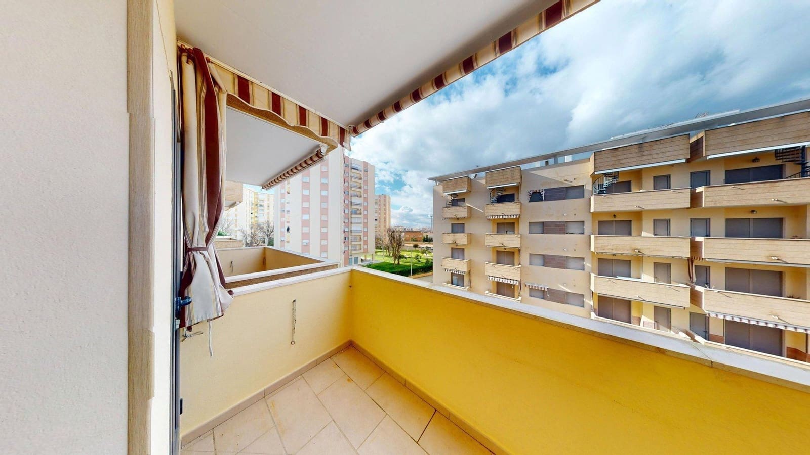 2 bedroom Flat for sale in Isla Cristina with pool garage - € 215,000 (Ref: 9543726)