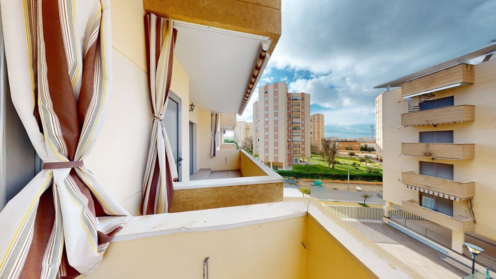 2 bedroom Flat for sale in Isla Cristina with pool garage - € 215,000 (Ref: 9543726)
