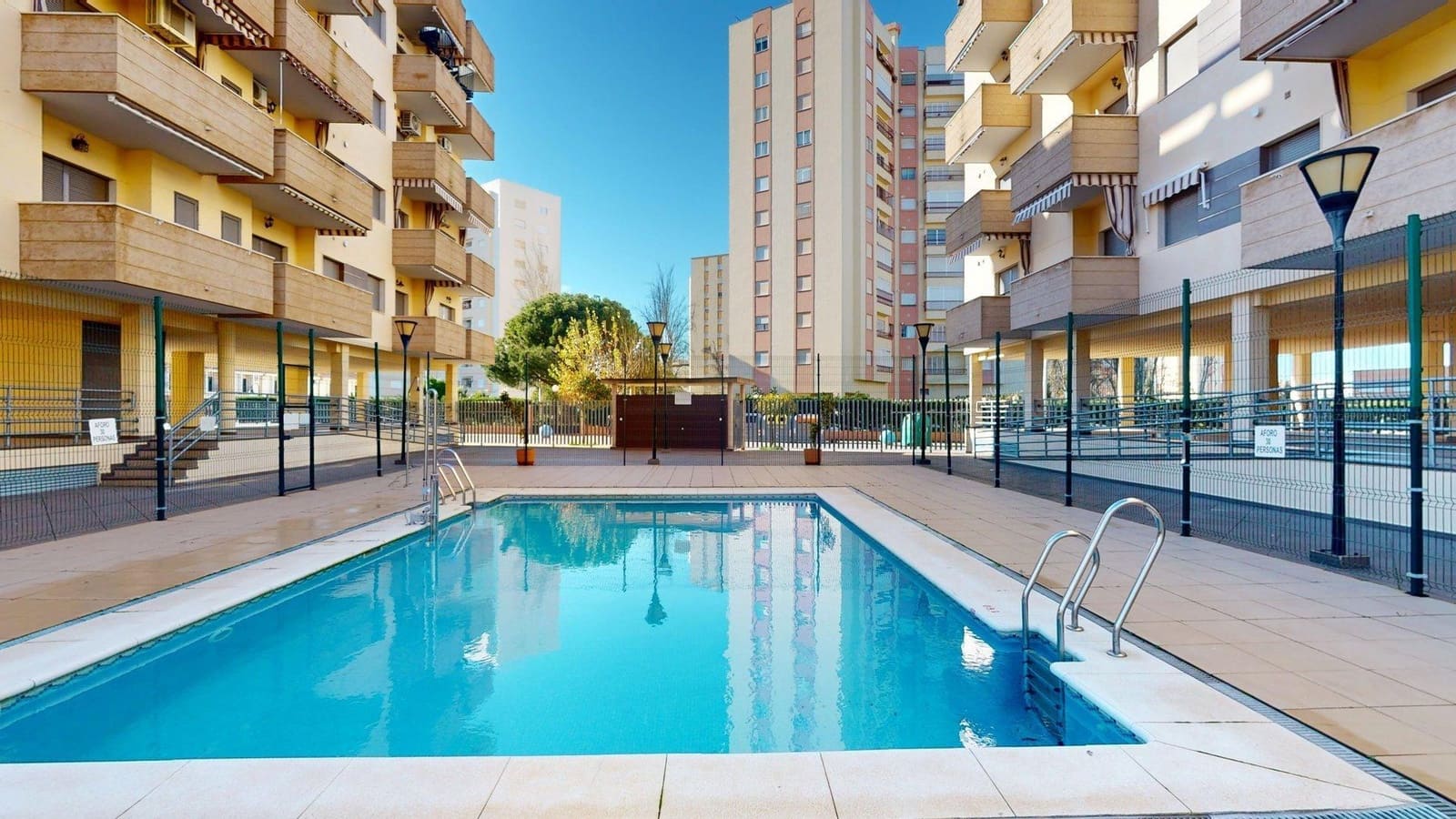 2 bedroom Flat for sale in Isla Cristina with pool garage - € 215,000 (Ref: 9543726)
